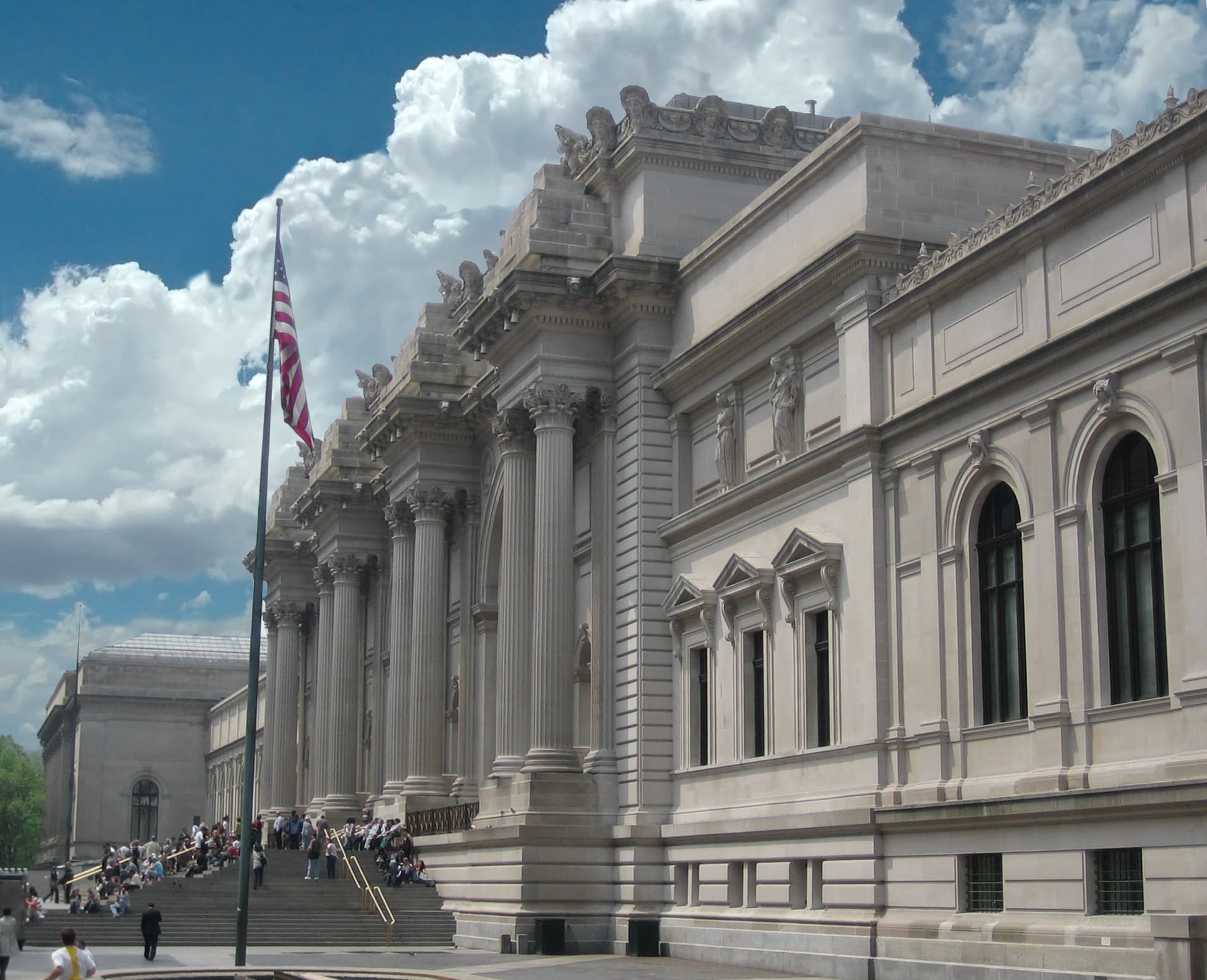 A Blockbuster Show at the Met Draws Record Crowds