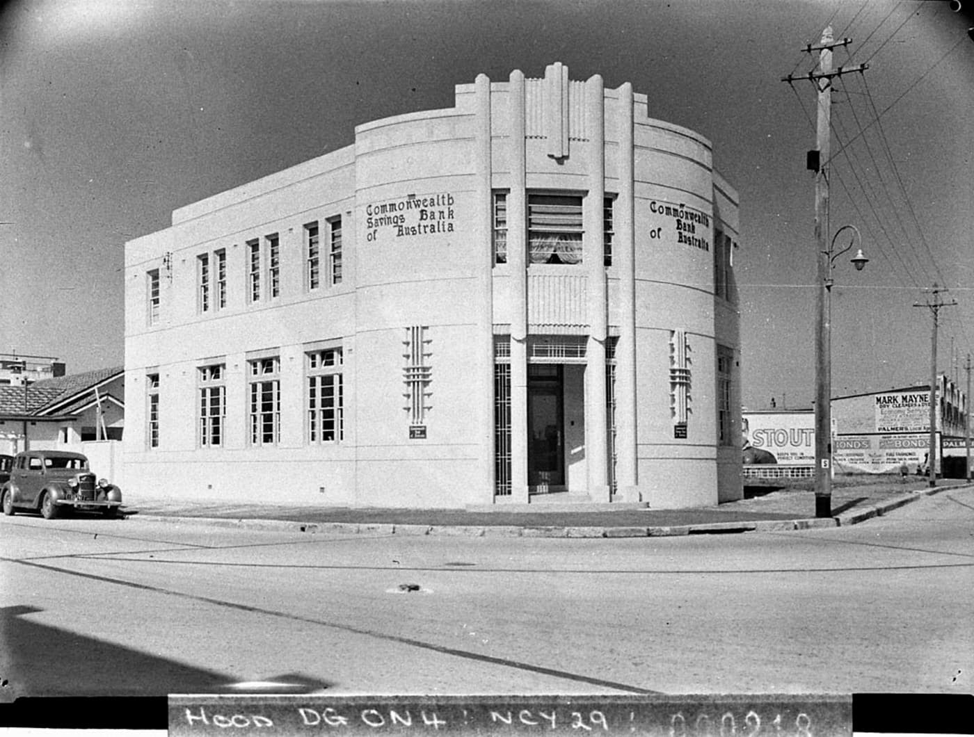 Bank Branches Keep Vanishing From New York's Street Corners