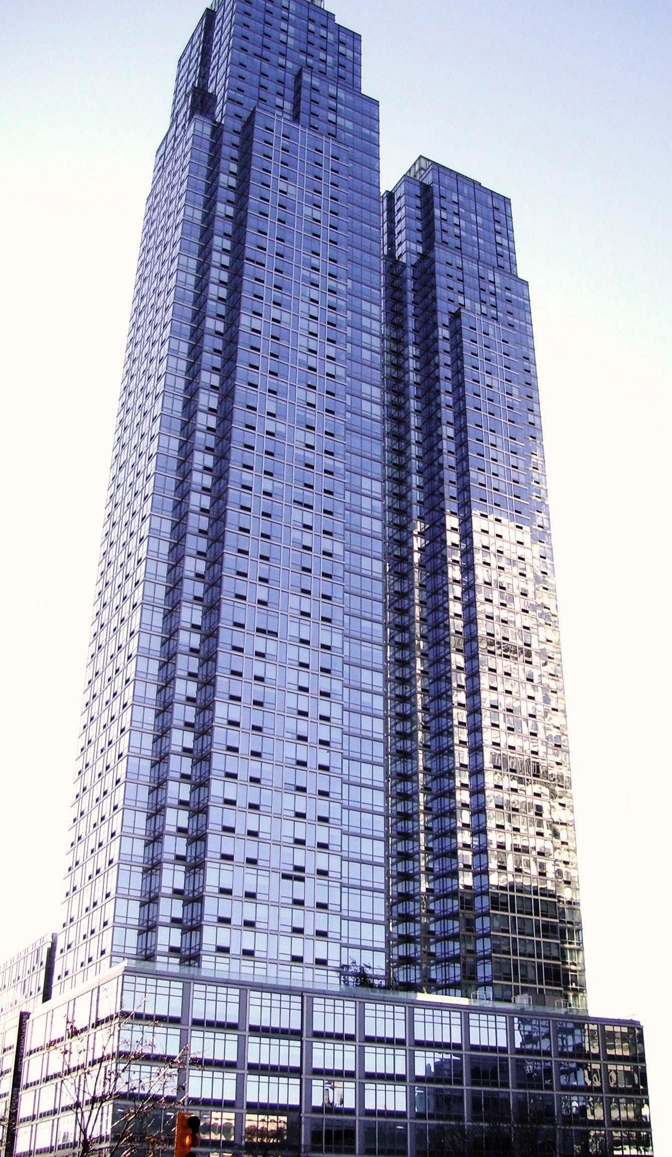 Investors Pour Into New York Apartment Buildings as REITs Expand