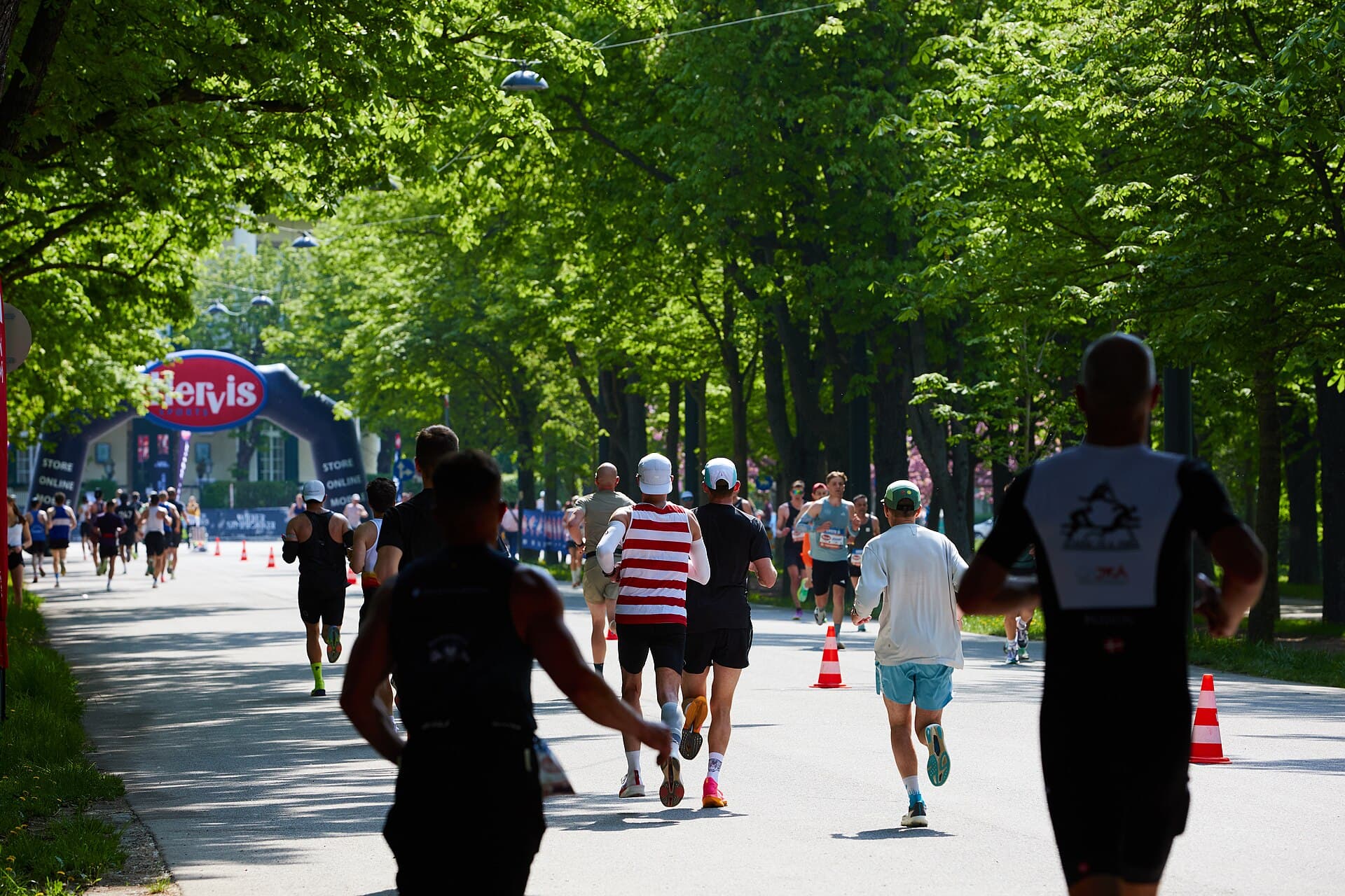 Running Clubs Become New York's Favorite Social Scene