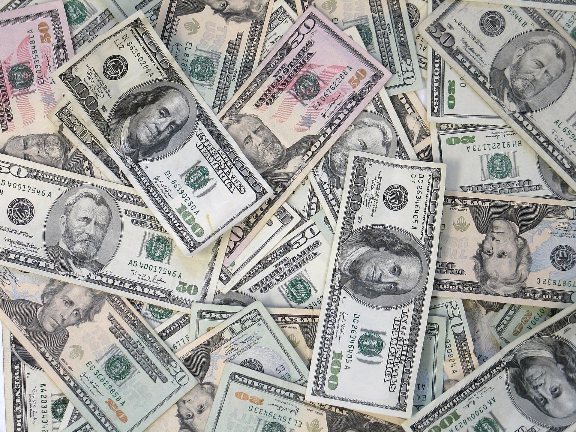 Wall Street's Bonus Season Rebounds, and the City Feels It